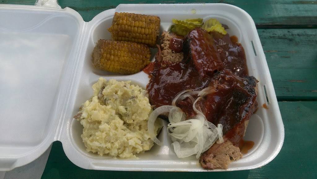 Yalls Barbecue and Produce | restaurant | 1515 County Rd 24, Tyler, TX 75705, USA | 9035666534 OR +1 903-566-6534