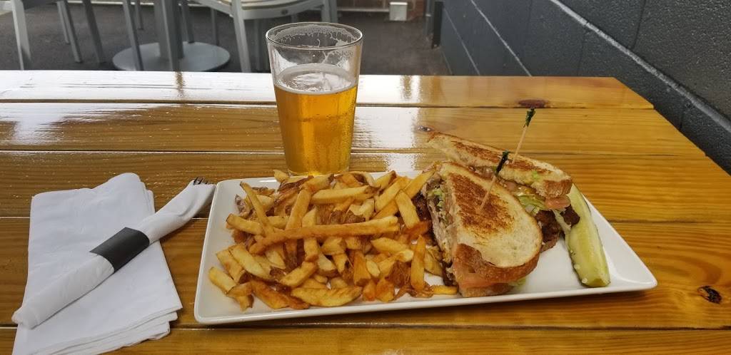 Lassens Tap | restaurant | 2131 183rd St, Homewood, IL 60430, USA | 7089572220 OR +1 708-957-2220