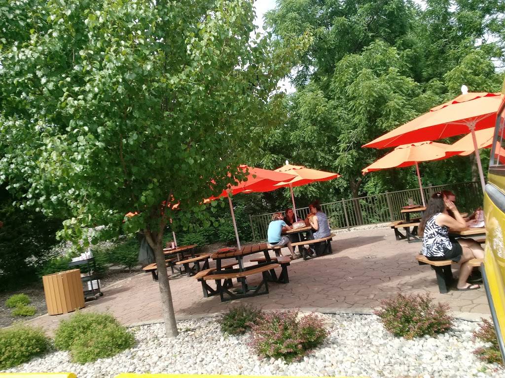 A&W | restaurant | 8220 Dexter-Chelsea Rd, Dexter, MI 48130, USA | 7344264427 OR +1 734-426-4427