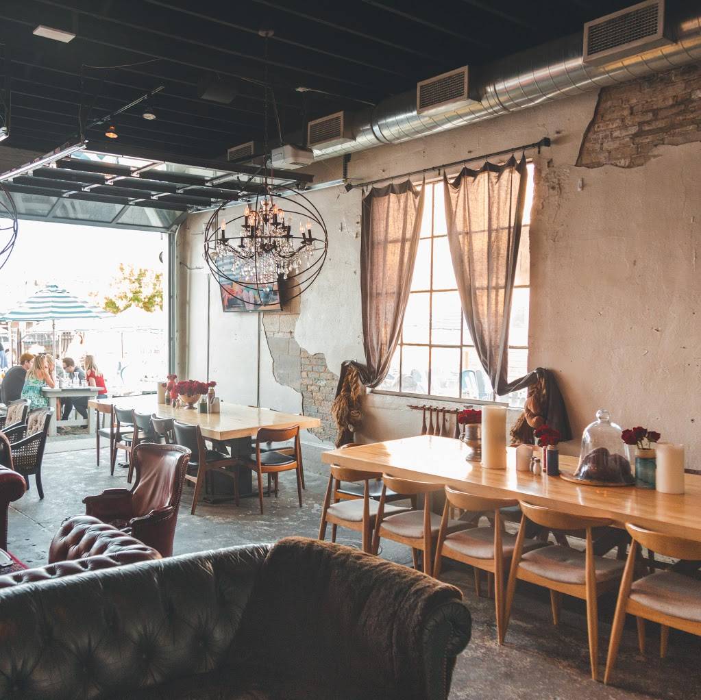 Park & Field | restaurant | 3509 W Fullerton Ave, Chicago, IL 60647, USA | 7733607373 OR +1 773-360-7373