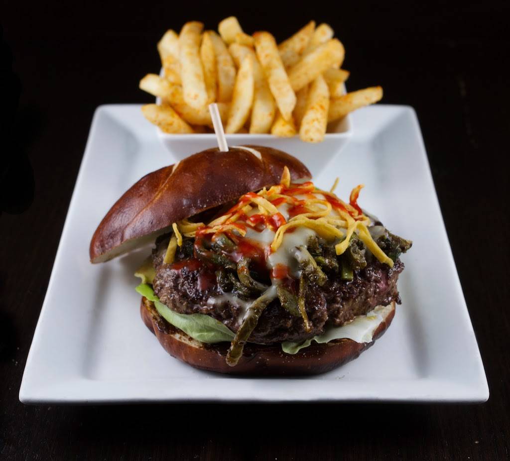 Burgerhaus - Schererville | restaurant | 813 W Lincoln Hwy suite b, Schererville, IN 46375, USA | 2192278442 OR +1 219-227-8442