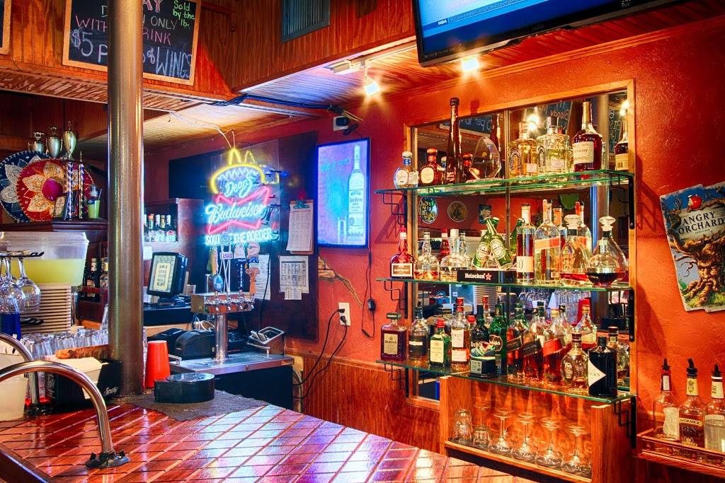 Deans South of the Border | restaurant | 130 Tamiami Trail, Punta Gorda, FL 33950, USA | 9415756100 OR +1 941-575-6100