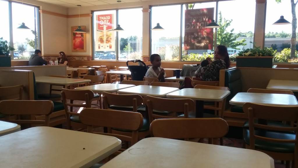 Wendys | restaurant | 14 Gusabel Ave, Nashua, NH 03063, USA | 6035778719 OR +1 603-577-8719