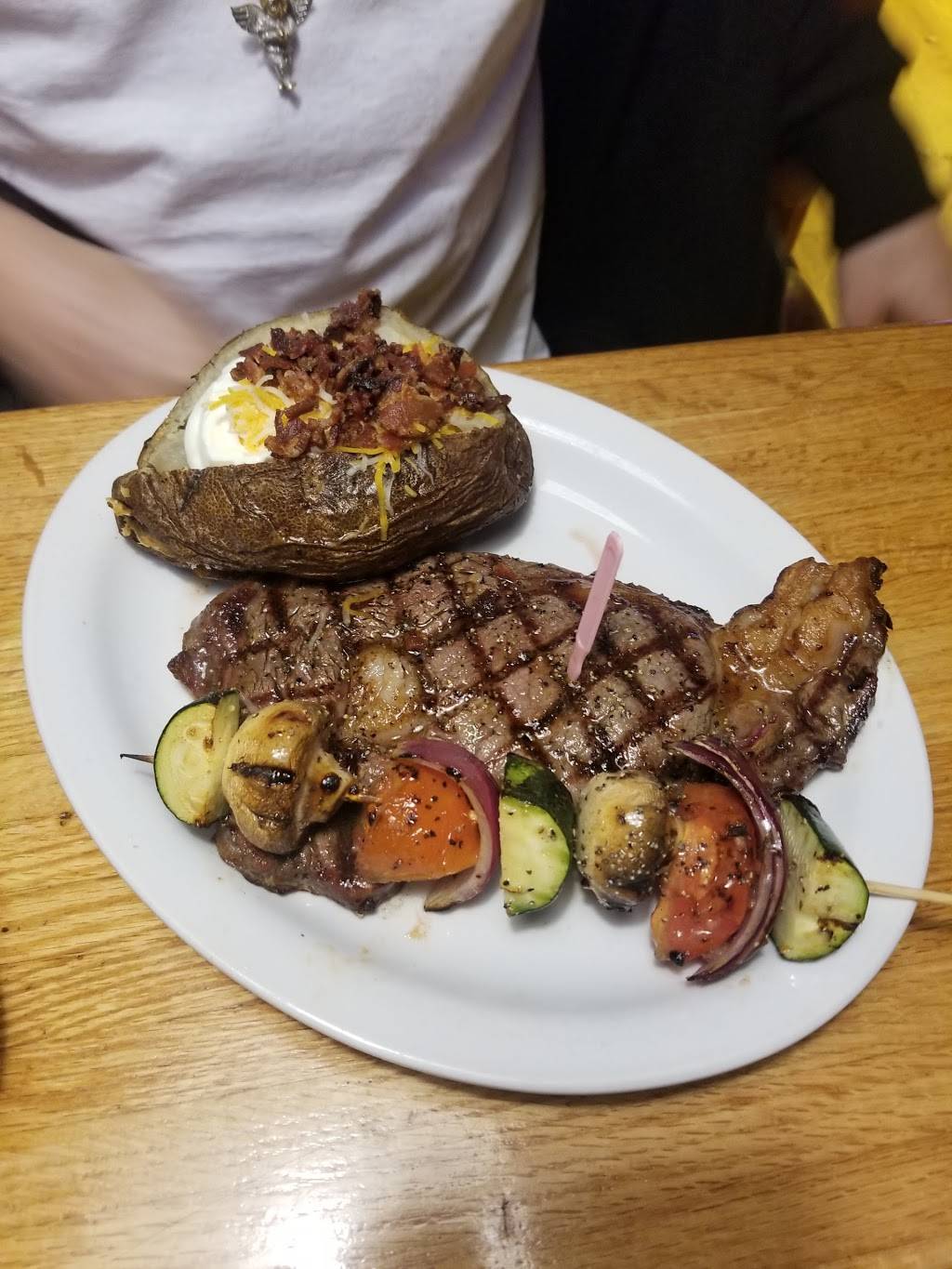 Logans Roadhouse | restaurant | 9105 W Stockton Blvd, Elk Grove, CA 95758, USA | 9166848978 OR +1 916-684-8978