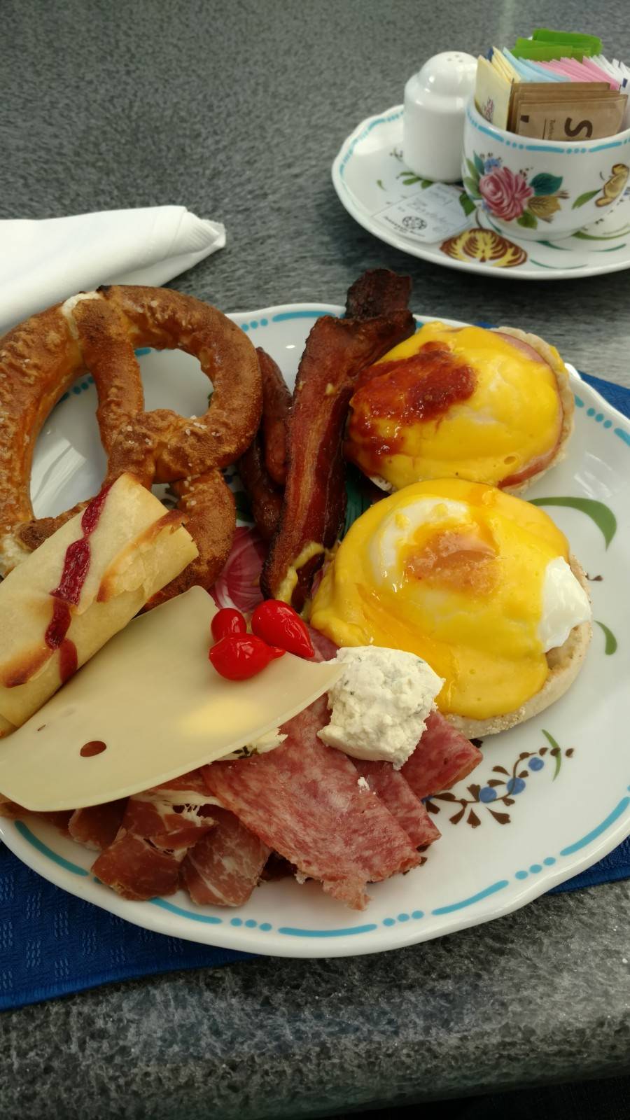 Ludwigs Breakfast | restaurant | 20 Vail Rd, Vail, CO 81657, USA | 9704795461 OR +1 970-479-5461