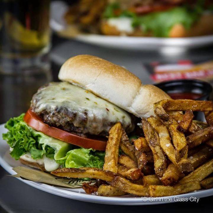 Swig Restaurant | restaurant | 219 Louisiana Ave, Perrysburg, OH 43551, USA | 4198736223 OR +1 419-873-6223