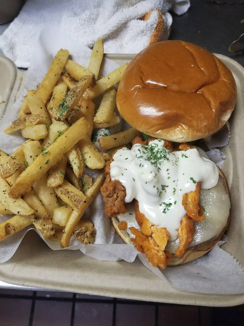 Ponies & Pints | restaurant | 110 N 18th St, Richmond, VA 23223, USA | 8047164455 OR +1 804-716-4455