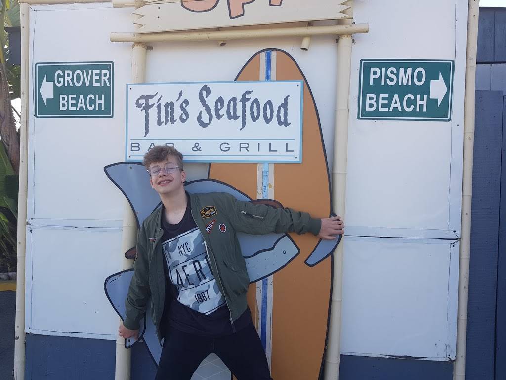 Fins Bar & Grill | restaurant | 25 W Grand Ave, Grover Beach, CA 93433, USA | 8054733467 OR +1 805-473-3467