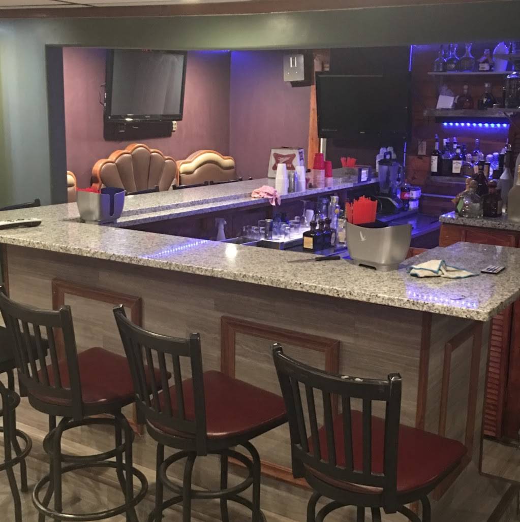 Chill’s bar and grill | restaurant | 2942, 5637 W Grand Ave, Chicago, IL 60639, USA | 7736885799 OR +1 773-688-5799