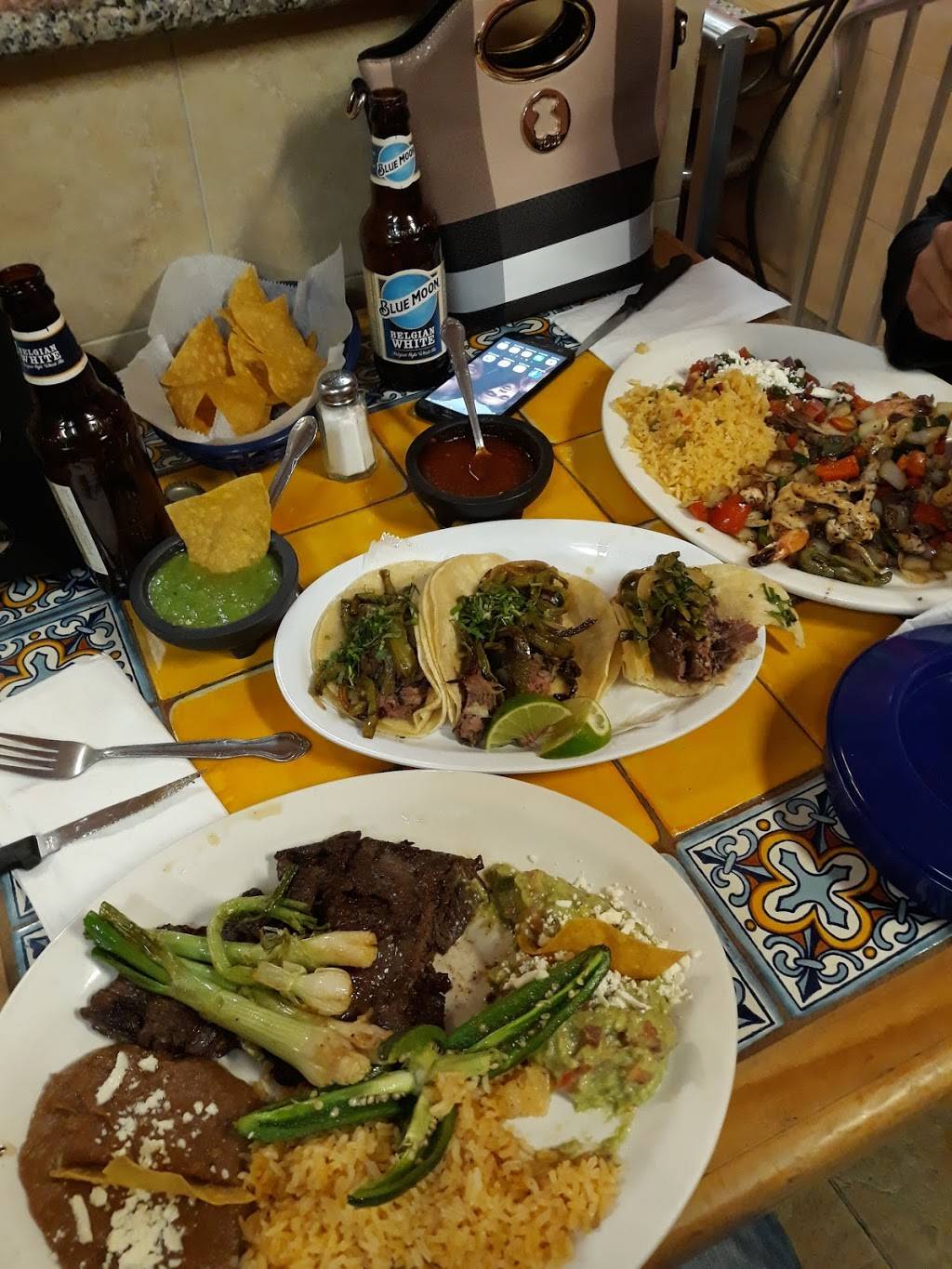 Taqueria La Veracruzana | restaurant | 908 Washington Ave, Philadelphia, PA 19147, USA | 2154651440 OR +1 215-465-1440