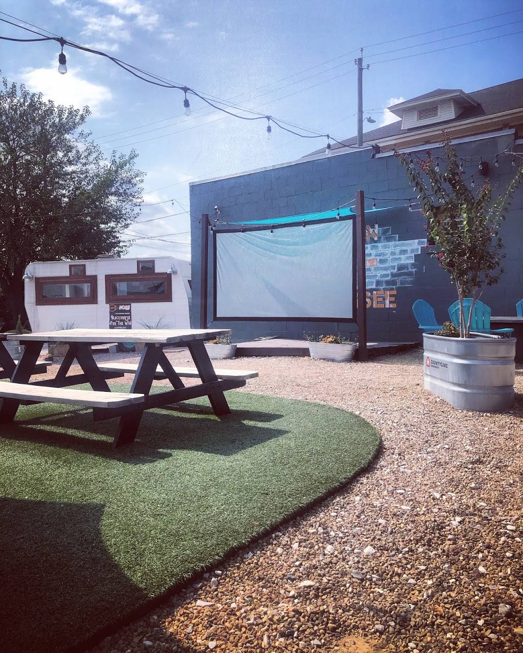 Hops and Hollers | restaurant | 937 N Central St, Knoxville, TN 37917, USA | 8653125733 OR +1 865-312-5733