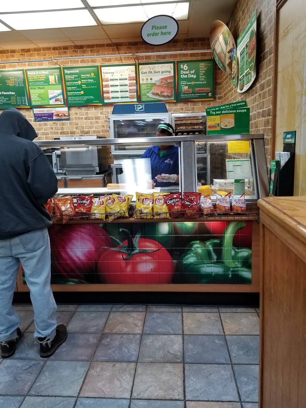 Subway Restaurants | restaurant | 2588 Bernville Rd, Reading, PA 19605, USA | 6103726040 OR +1 610-372-6040