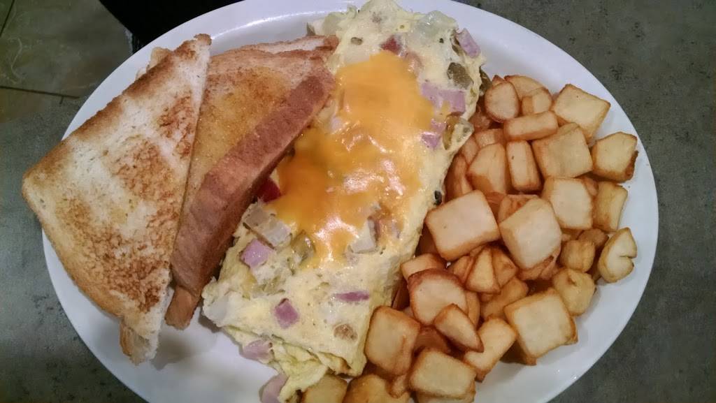 The Landmark Family Restaurant | restaurant | 825 Fairport Rd, East Rochester, NY 14445, USA | 5853489177 OR +1 585-348-9177