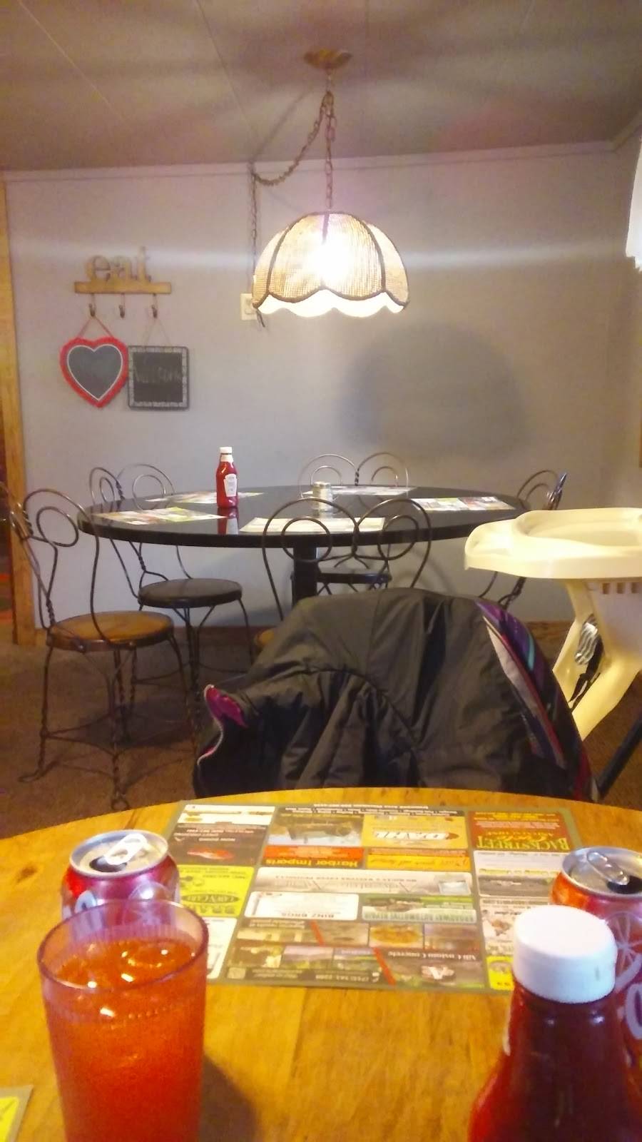 Rigonis Inn | restaurant | 925 E Ayer St, Ironwood, MI 49938, USA | 9069324601 OR +1 906-932-4601