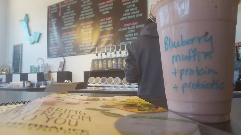 Rockin Nutrition | restaurant | 302 W 1st St, Dixon, IL 61021, USA | 8157392872 OR +1 815-739-2872