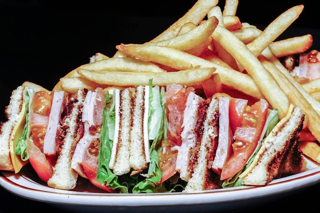 Moms Family Diner (on Yale) | restaurant | 5230 S Yale Ave, Tulsa, OK 74135, USA | 9189868988 OR +1 918-986-8988