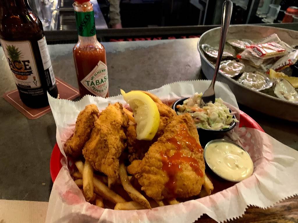 Shucks Fish House & Oyster Bar | restaurant | 1218 S 119th St, Omaha, NE 68144, USA | 4028274376 OR +1 402-827-4376