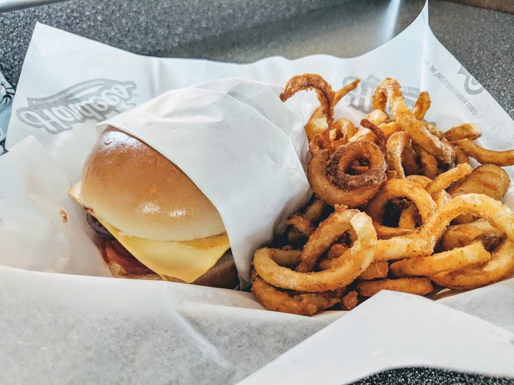 Hardees | restaurant | 1001 W Walnut St, Oglesby, IL 61348, USA | 8158833691 OR +1 815-883-3691