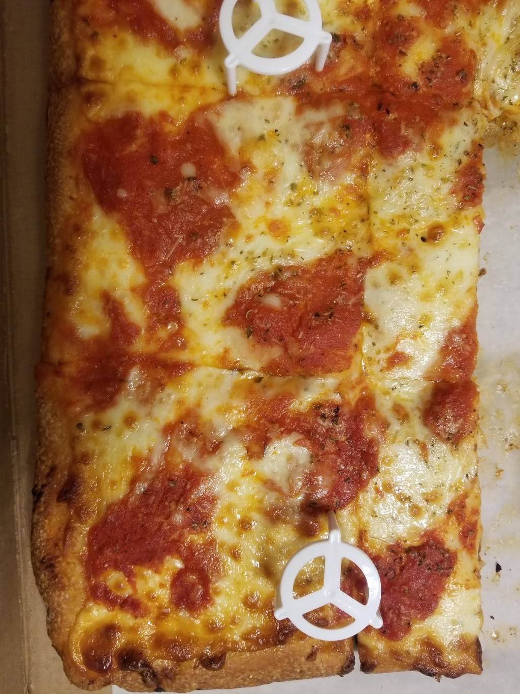 Gigis Pizza | restaurant | 673 Hillside Avenue, New Hyde Park, NY 11040, USA | 5163267879 OR +1 516-326-7879