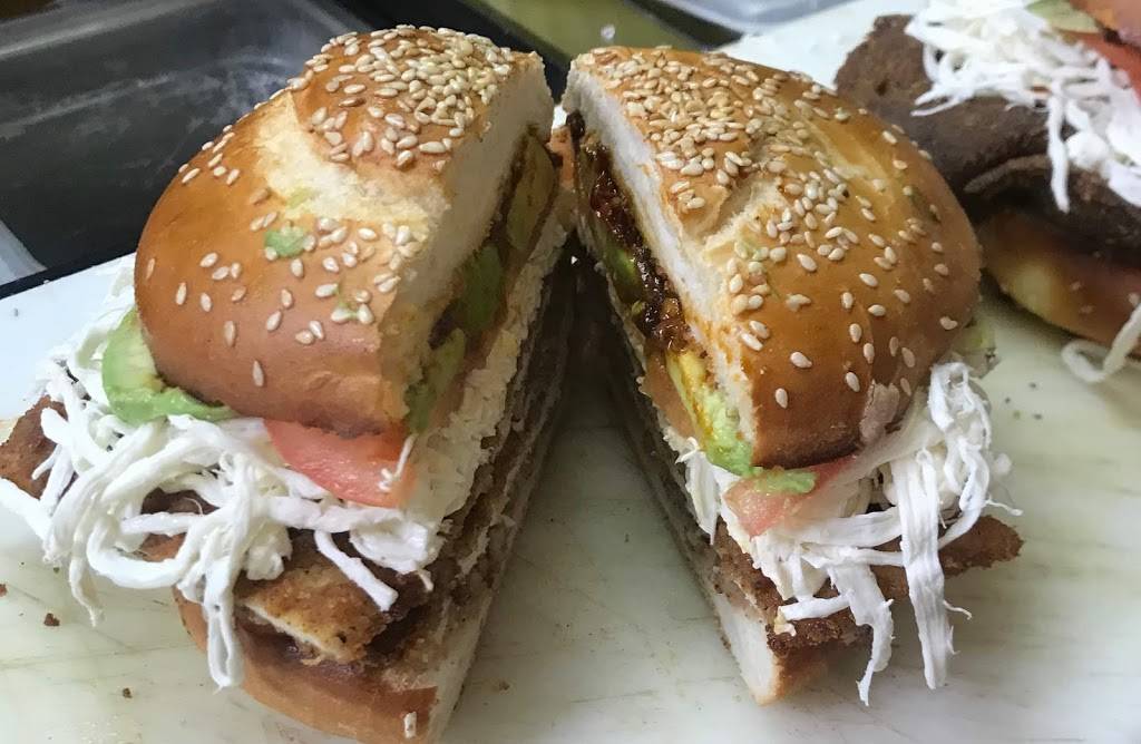 Taqueria Rojas Y Mas | restaurant | 8714 E 21st St, Indianapolis, IN 46219, USA | 3176613900 OR +1 317-661-3900