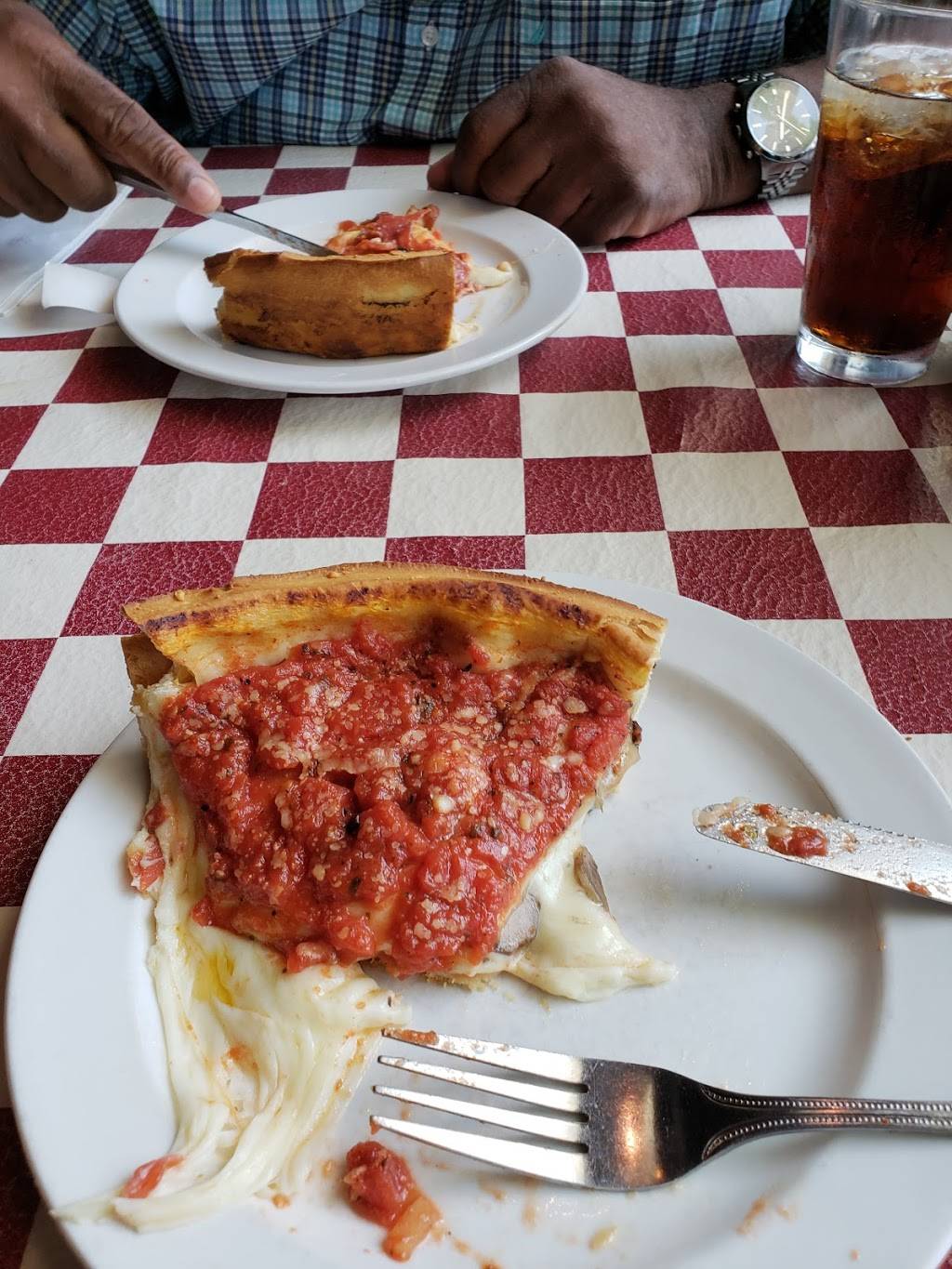 Giordanos | restaurant | 5115 Main St, Downers Grove, IL 60515, USA | 6304355999 OR +1 630-435-5999