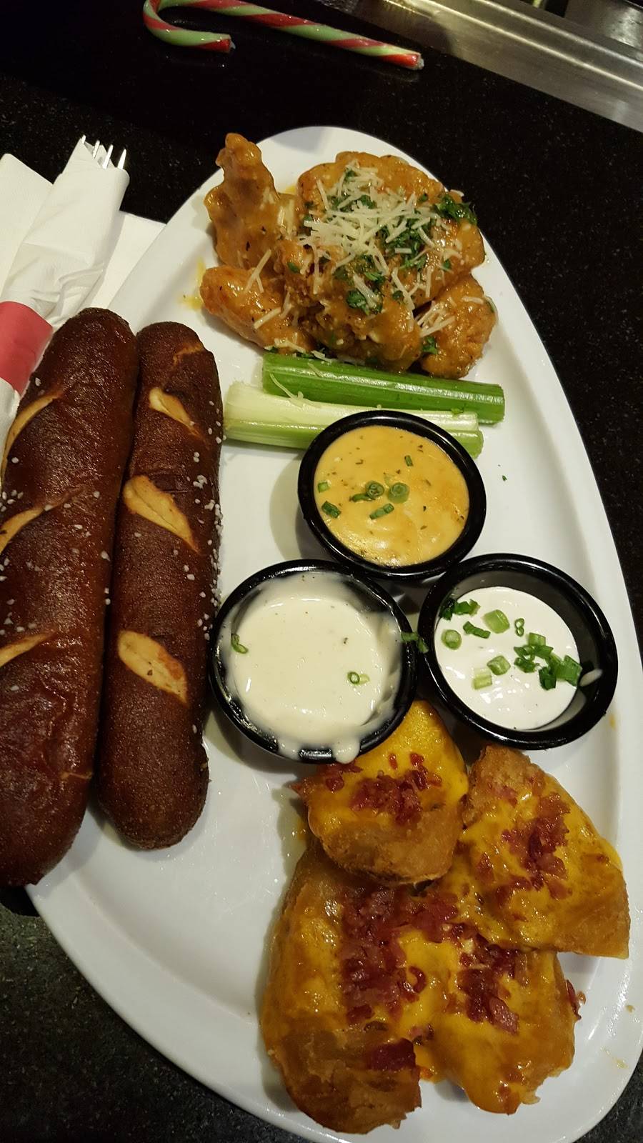 TGI Fridays | restaurant | 2582 Solomons Island Rd, Edgewater, MD 21037, USA | 4102244870 OR +1 410-224-4870