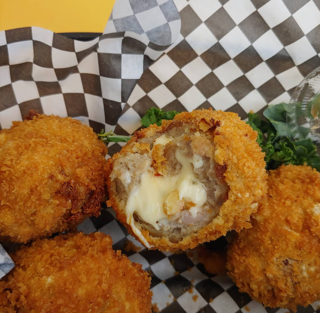 Nautifish Rum Bar | restaurant | 1022 Nautica Rd, Camdenton, MO 65020, USA | 5732862226 OR +1 573-286-2226