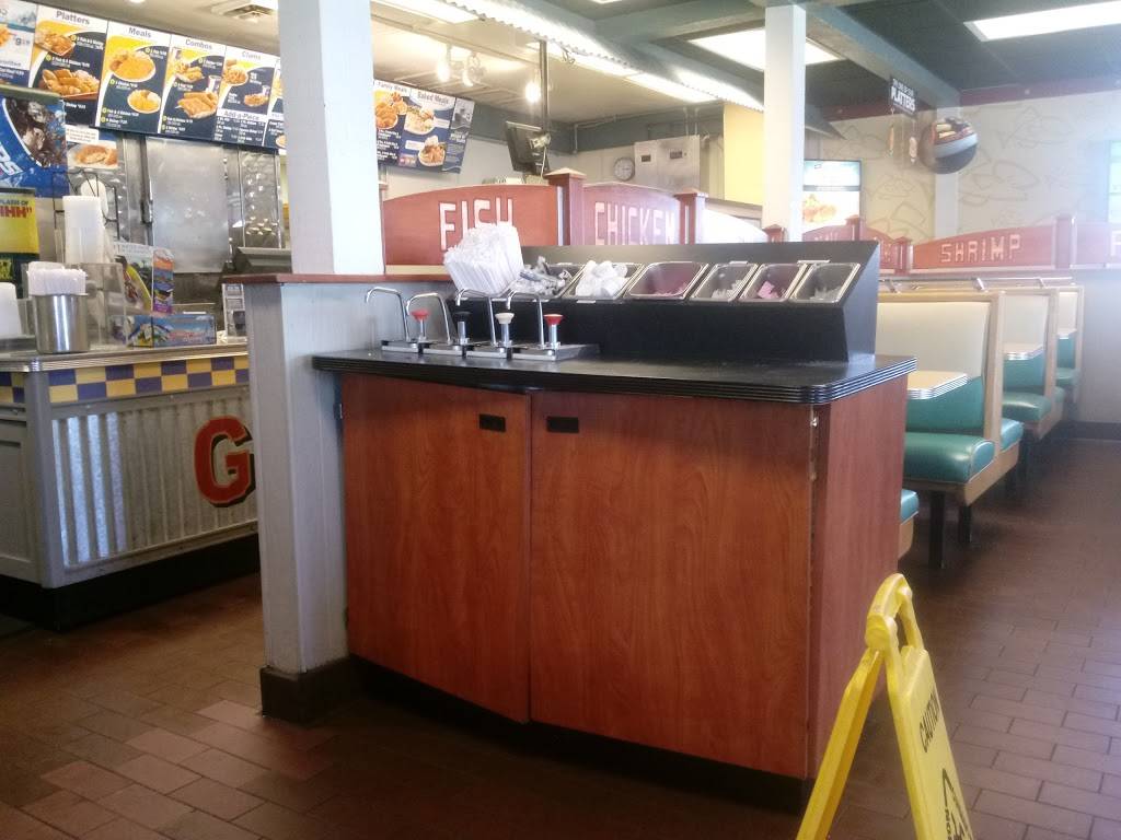 Long John Silvers | restaurant | 225 W 30th St, Connersville, IN 47331, USA | 7658259222 OR +1 765-825-9222