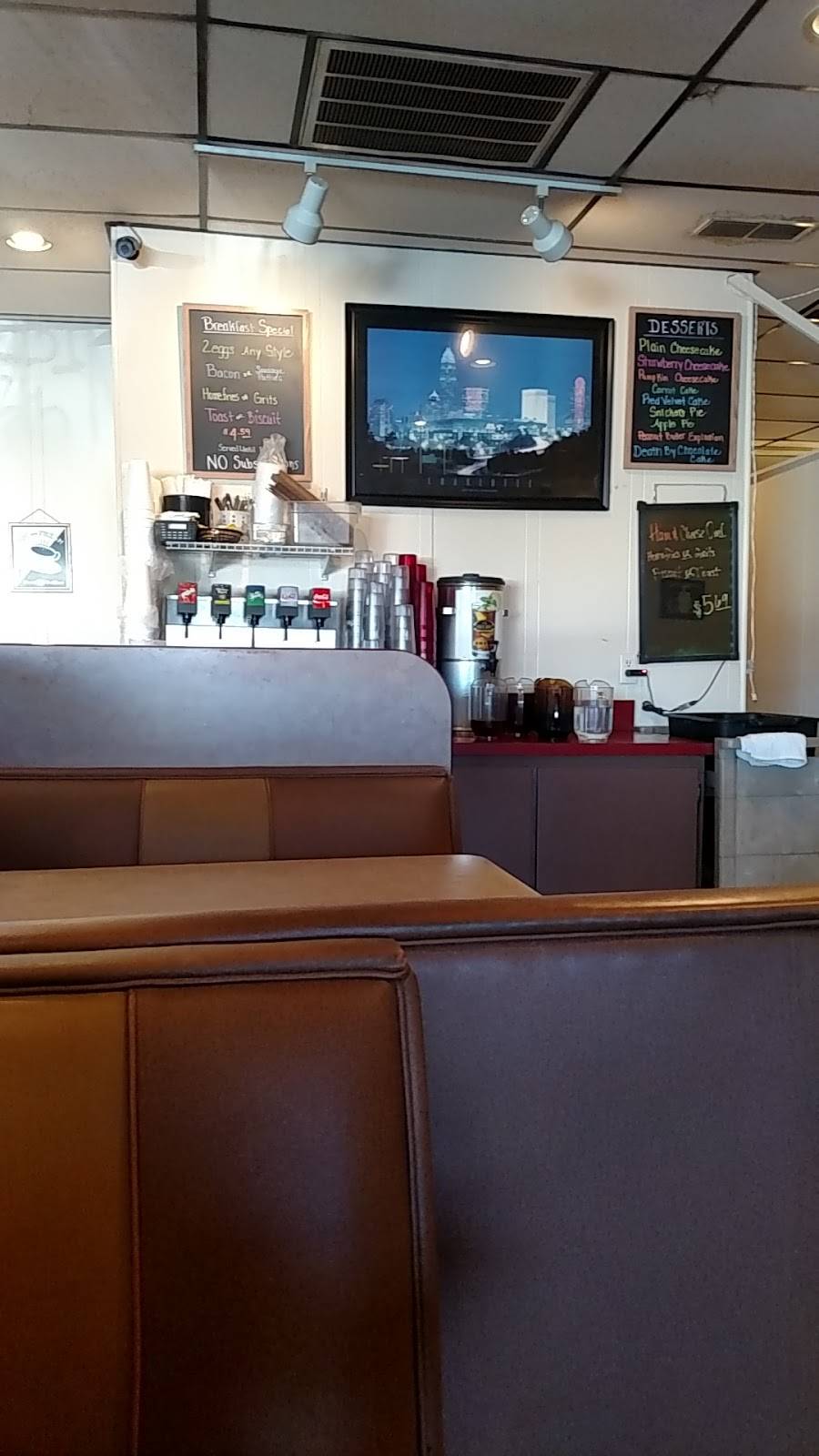 Village Restaurant | restaurant | 3208 N Graham St, Charlotte, NC 28206, USA | 7043324202 OR +1 704-332-4202