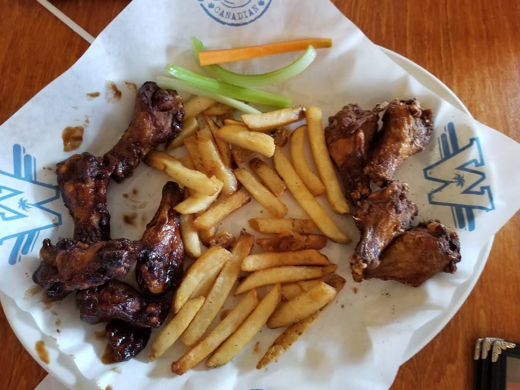 Wild Wing | restaurant | 2051 Winston Park Dr, Oakville, ON L6H 6P5, Canada | 2896442443 OR +1 289-644-2443