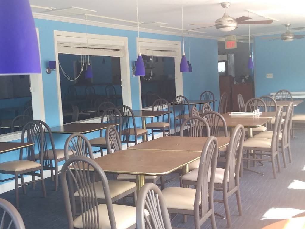 The Landing Grill | restaurant | 8629 River Rd, Petersburg, VA 23803, USA | 8045903300 OR +1 804-590-3300