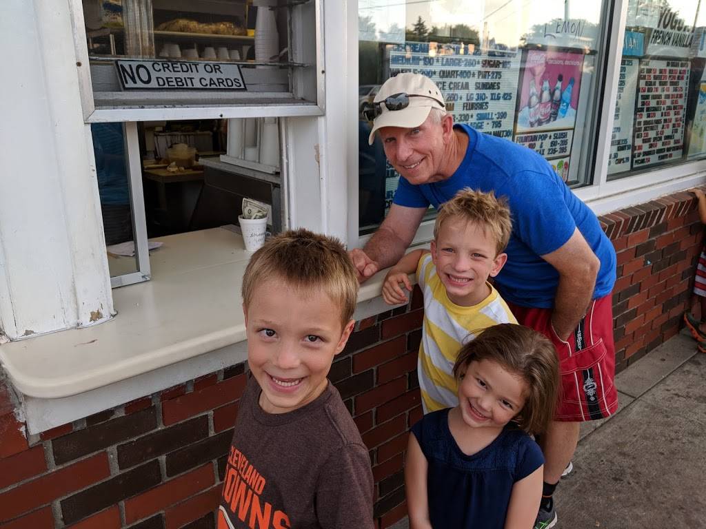 Pied Piper Drive In | restaurant | 502 Huron St, Huron, OH 44839, USA | 4194332601 OR +1 419-433-2601