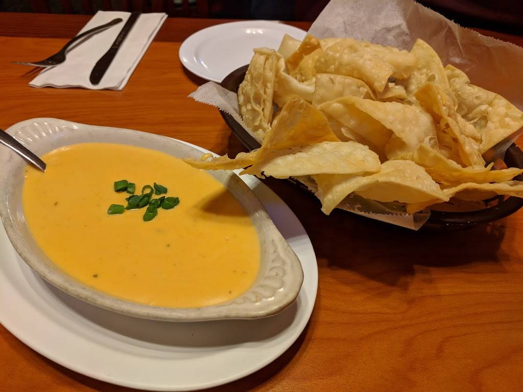 El Bees | restaurant | 10402 S 144th St, Omaha, NE 68138, USA | 4028968417 OR +1 402-896-8417