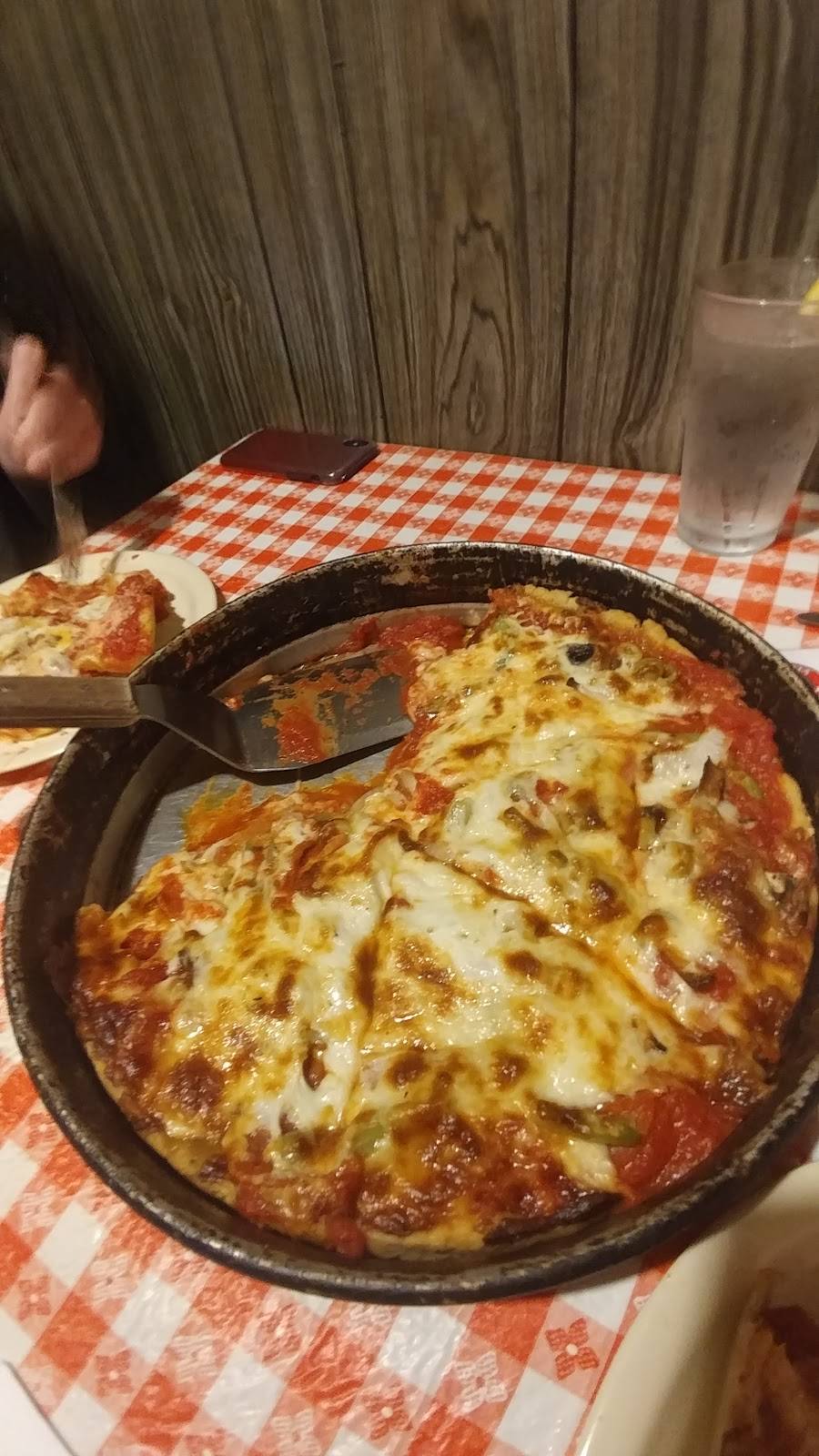 Pizzeria Uno | restaurant | 155 US-151 BUS, Platteville, WI 53818, USA | 6083487808 OR +1 608-348-7808