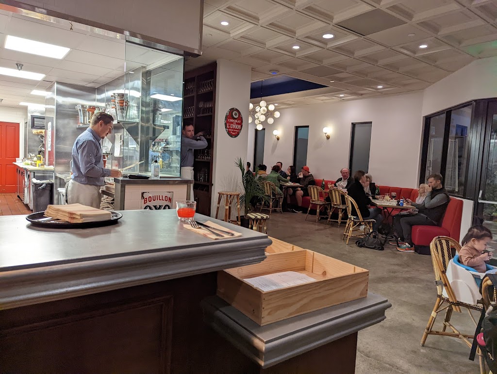 Moulin Bouillon | restaurant | 1000 Bristol St N, Newport Beach, CA 92660, USA | 9494189545 OR +1 949-418-9545