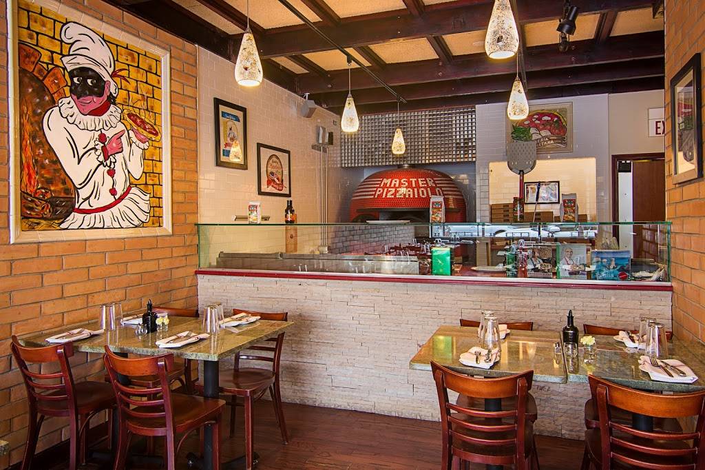 Pizzaiolo by Paninos | restaurant | 3704 N Broadway, Chicago, IL 60613, USA | 7734725004 OR +1 773-472-5004