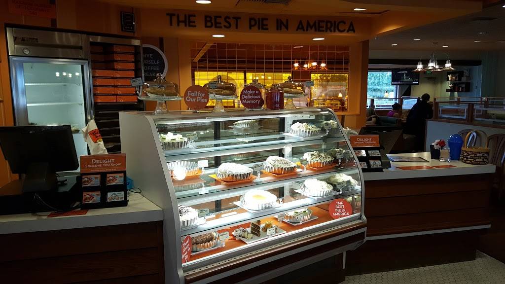 Village Inn | bakery | 11454 S, District Dr, South Jordan, UT 84095, USA | 8014955990 OR +1 801-495-5990