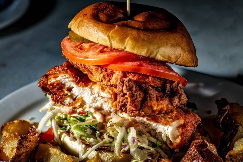 Sidetrack Restaurant | restaurant | 3514 Hixson Pike, Chattanooga, TN 37415, USA | 4234142690 OR +1 423-414-2690