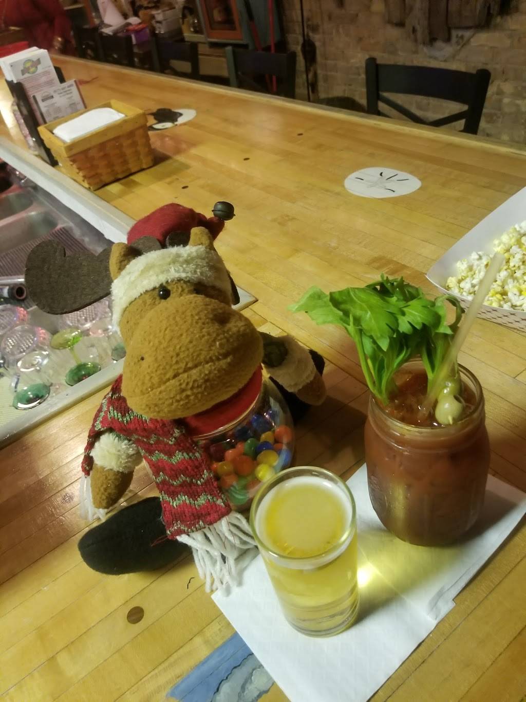 Hot Shots Tavern | restaurant | 137 Kent St, Portland, MI 48875, USA | 5176479959 OR +1 517-647-9959