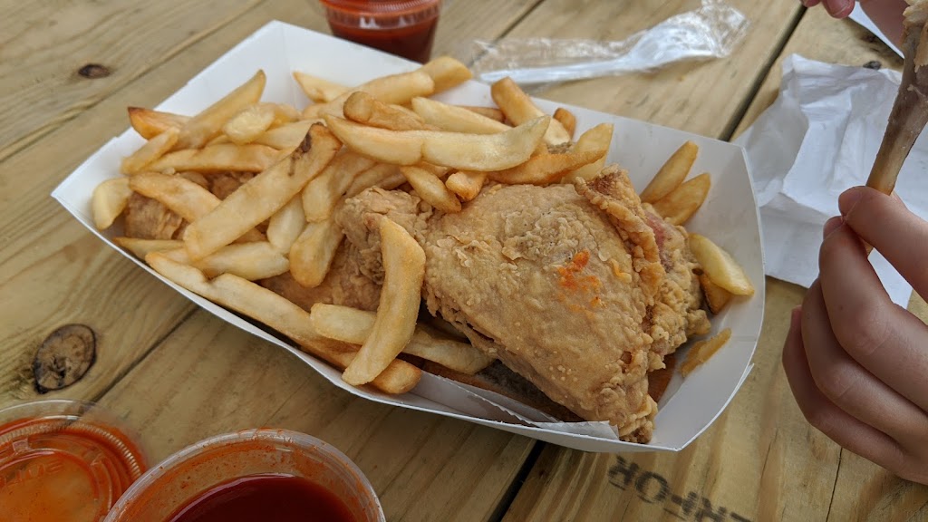 Harolds Chicken Shack #36 (Wicker Park) | restaurant | 1361 N Milwaukee Ave, Chicago, IL 60622, USA | 7732522424 OR +1 773-252-2424