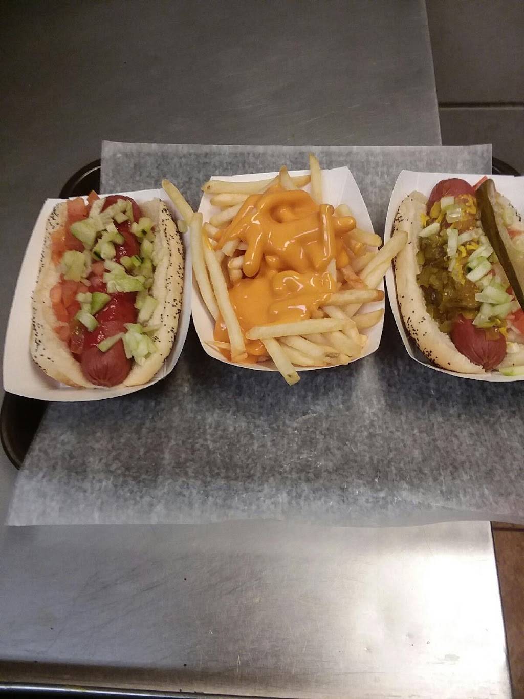 R-Dogs | meal takeaway | 400 E Grand Ave C, Lake Villa, IL 60046, USA | 8473561881 OR +1 847-356-1881