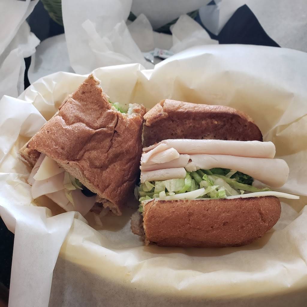 Deli Delicious | restaurant | 2041 E Shields Ave, Fresno, CA 93726, USA | 5592223354 OR +1 559-222-3354