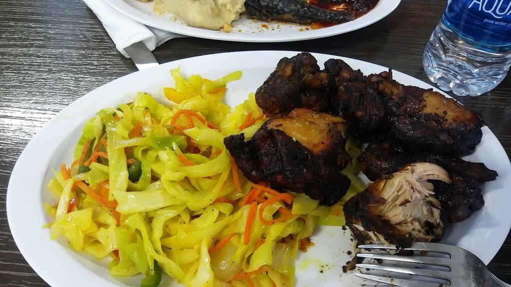 Starlight Baker & Cafe Cuisine | restaurant | 14855 Sherman Way, Van Nuys, CA 91405, USA | 8189881727 OR +1 818-988-1727