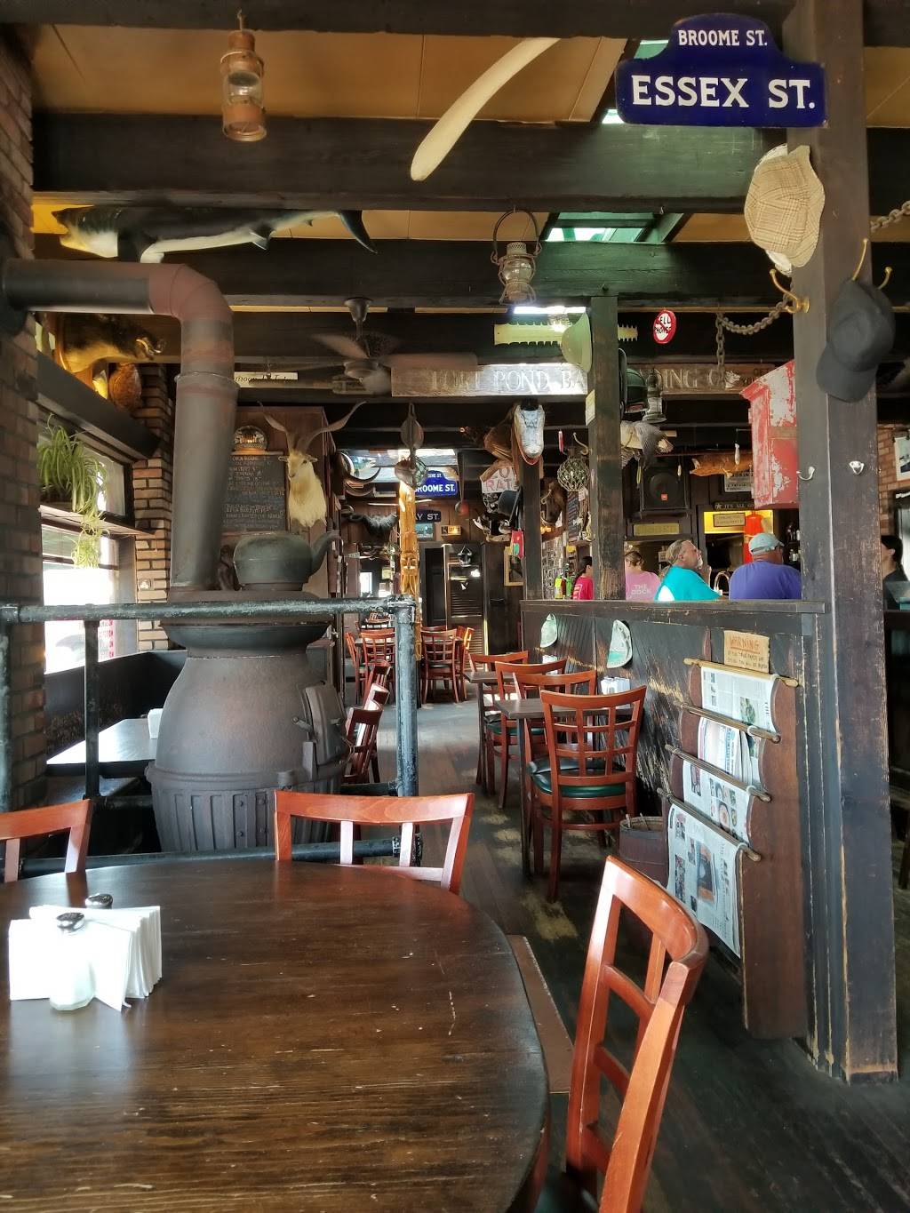 The Dock Bar & Grill | restaurant | 482 W Lake Dr, Montauk, NY 11954, USA | 6316689778 OR +1 631-668-9778