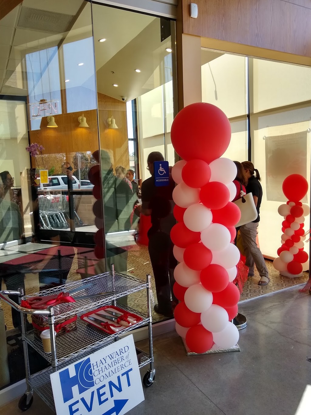 Red Ribbon | bakery | 24536 Hesperian Blvd #300, Hayward, CA 94545, USA | 5109998949 OR +1 510-999-8949