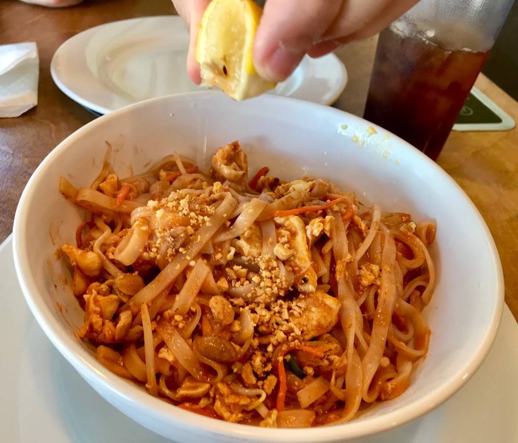 Noodles and Rice | restaurant | 3891 Avalon Park S Blvd, Orlando, FL 32828, USA | 3212708888 OR +1 321-270-8888