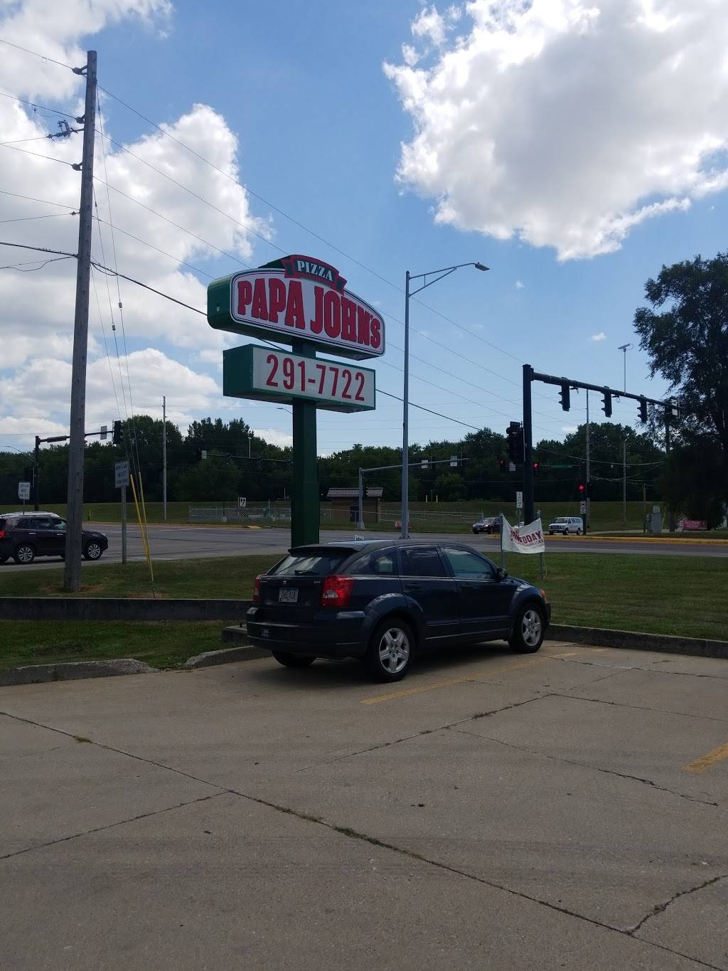 Papa Johns Pizza | restaurant | 1608 University Ave, Waterloo, IA 50701, USA | 3192917722 OR +1 319-291-7722