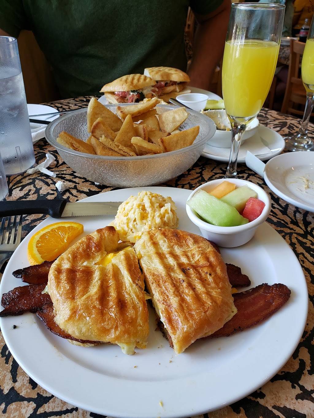 DiPratos | restaurant | 342 Pickens St, Columbia, SC 29205, USA | 8037790606 OR +1 803-779-0606