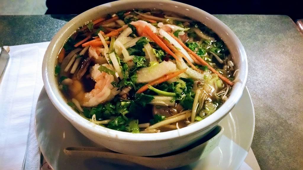 Thai Nouilles & Sushi | restaurant | 11612 Boulevard de Salaberry, Dollard-des-Ormeaux, QC H9B 2R8, Canada | 5144211008 OR +1 514-421-1008