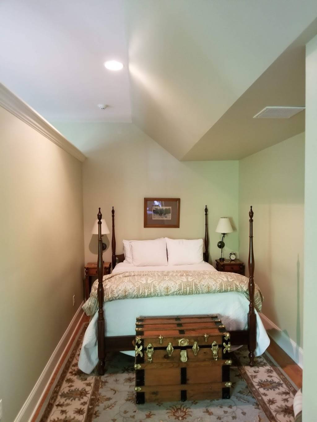 The Springwater Inn | restaurant | 139 Union Ave, Saratoga Springs, NY 12866, USA | 5185833661 OR +1 518-583-3661